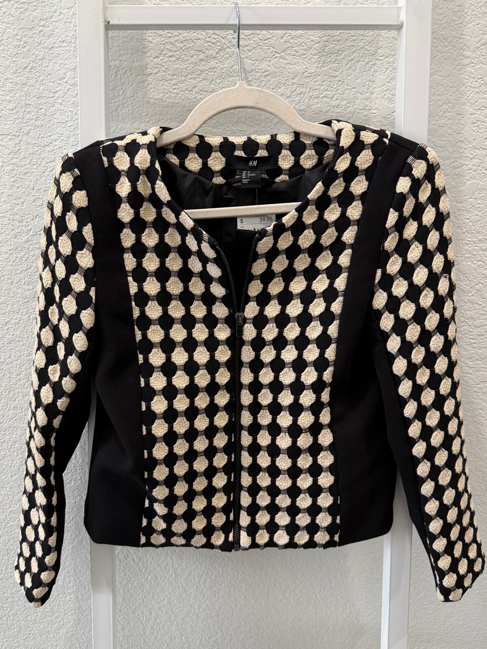 H&M Black Cream Geometric Jacquard Cropped Zip Blazer Jacket NWT